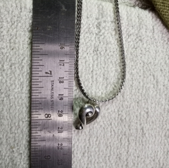 Silvertone heart ♥ chain necklace - Picture 2 of 7